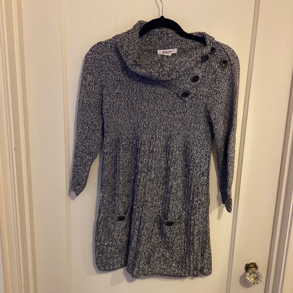 Pullover sweater